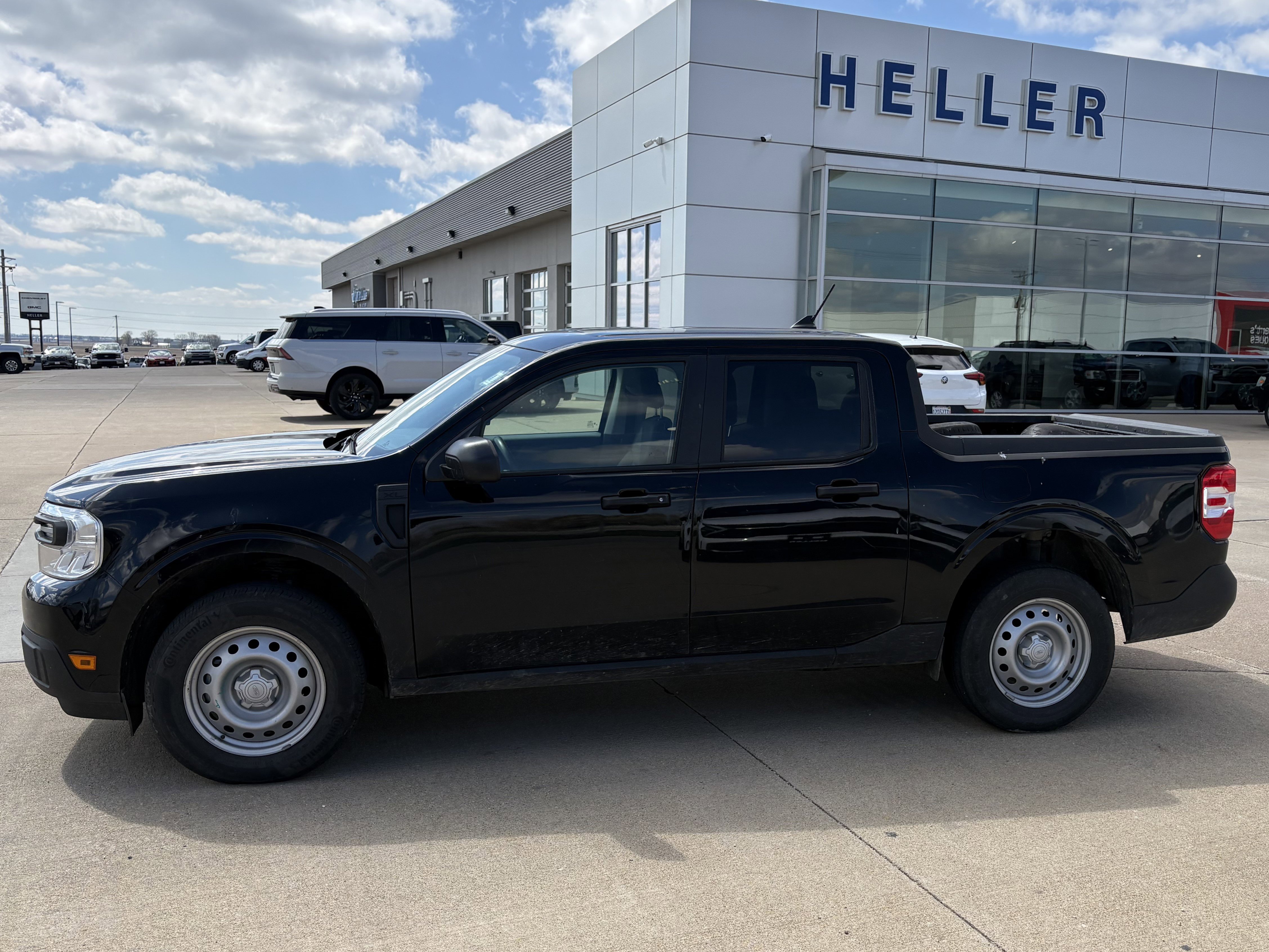 Used 2024 Ford Maverick XL image 3