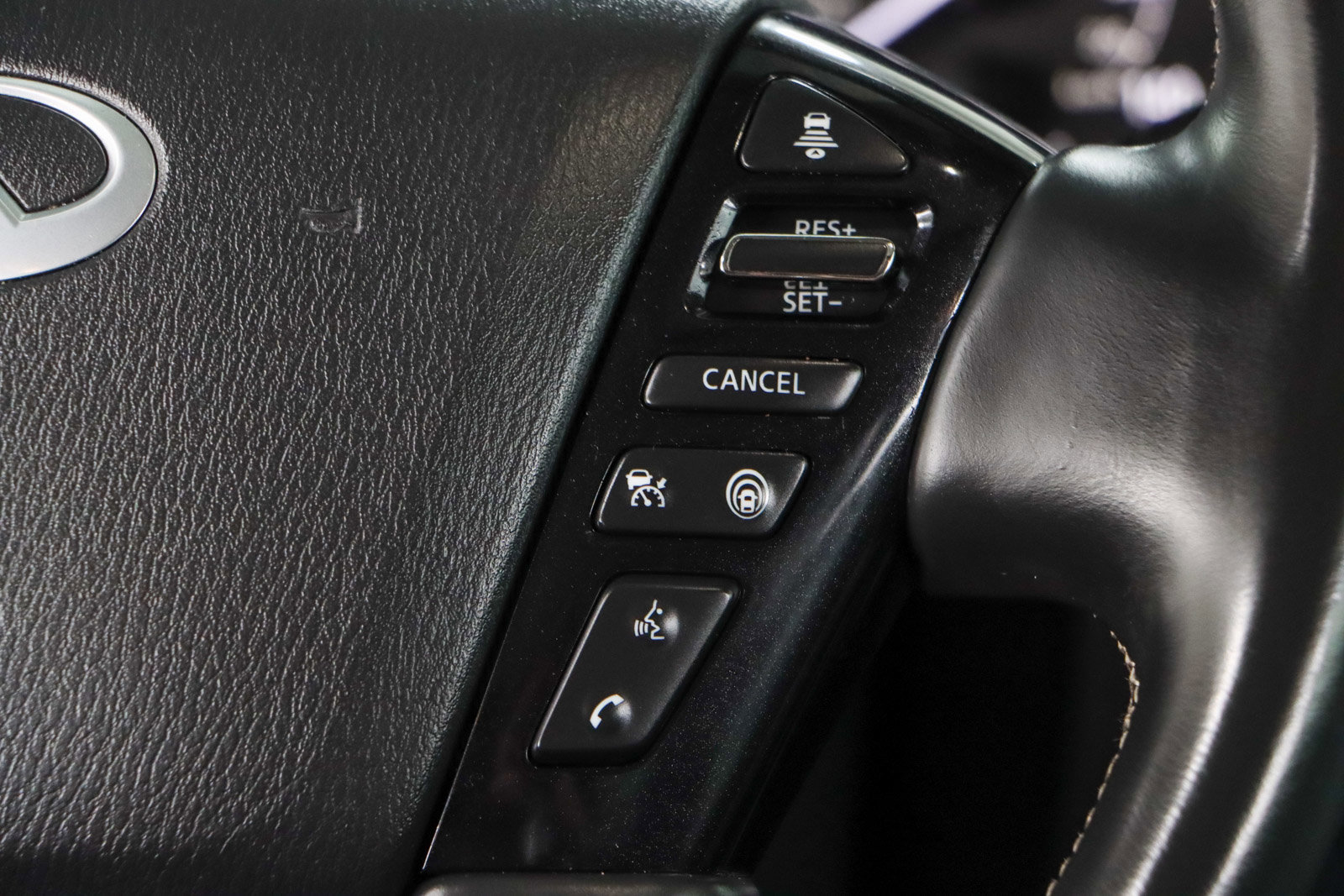 Used 2022 INFINITI QX80 Premium Select w/ Cargo Package image 15