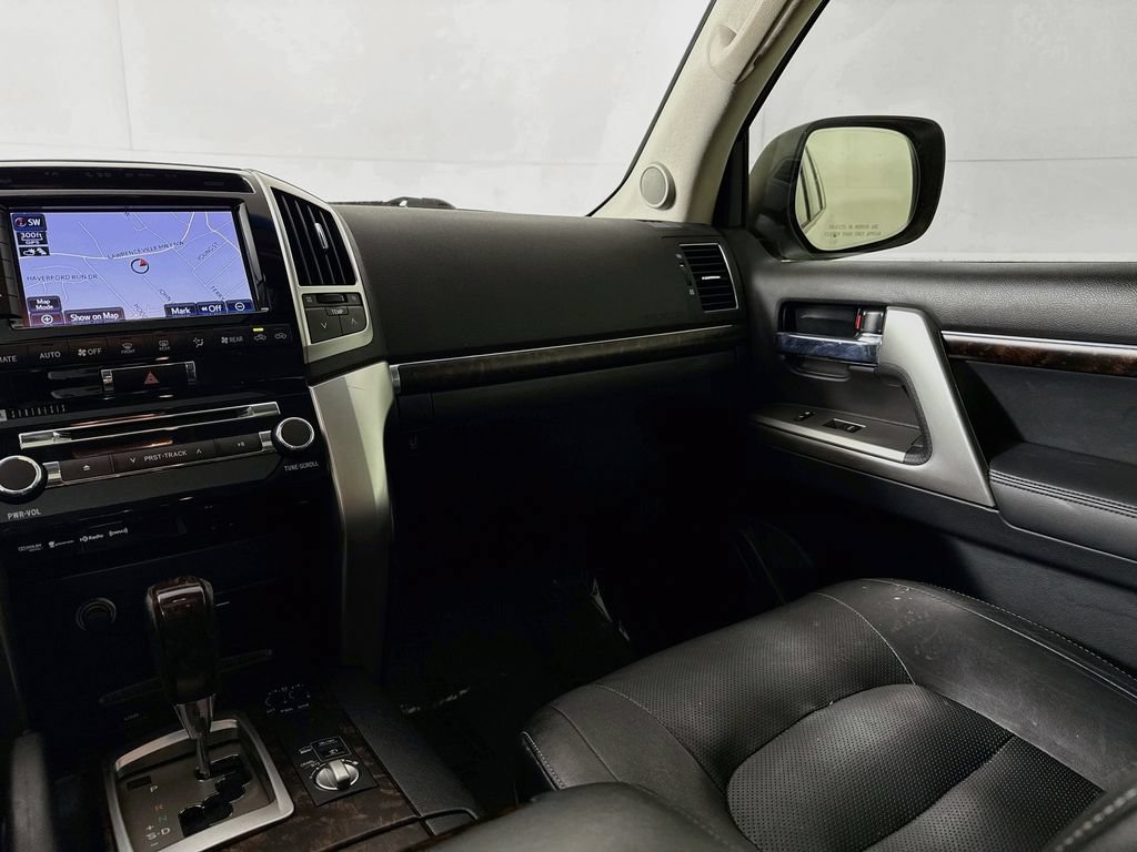 Used 2013 Toyota Land Cruiser AWD/4WD image 31