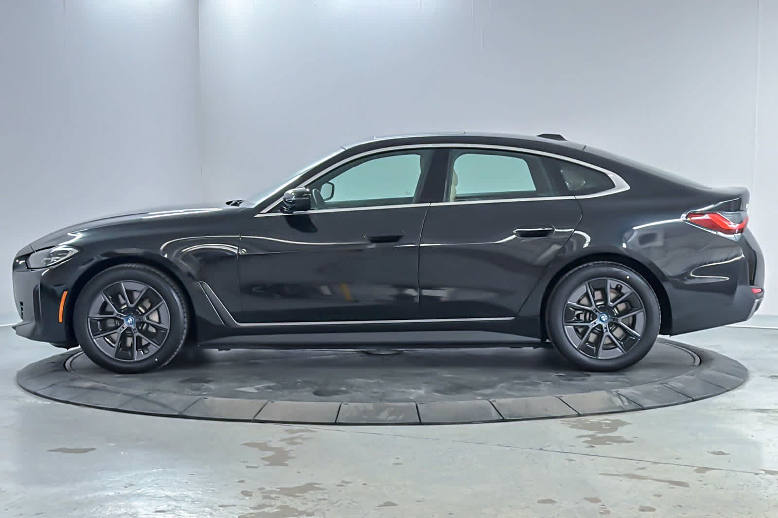 Used 2024 BMW i4 eDrive35 w/ Convenience Package RWD image 5
