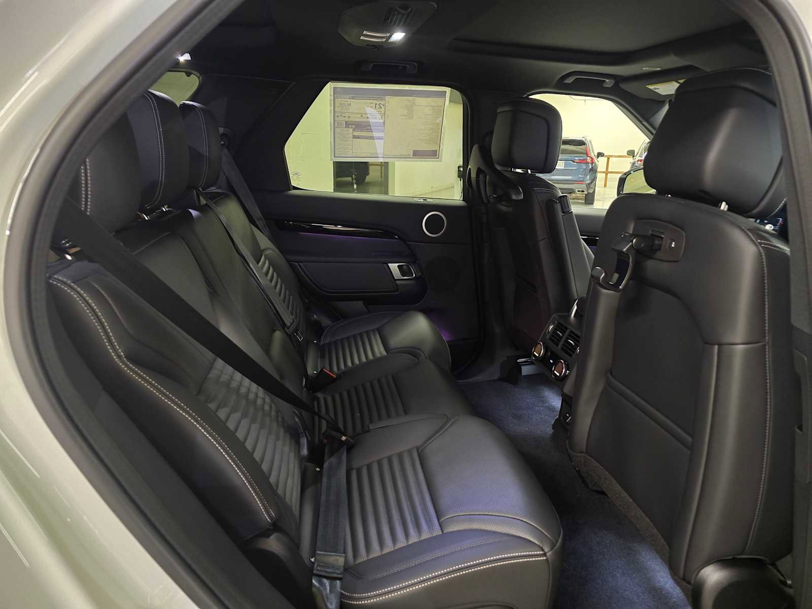 New 2026 Land Rover Discovery S AWD/4WD image 13