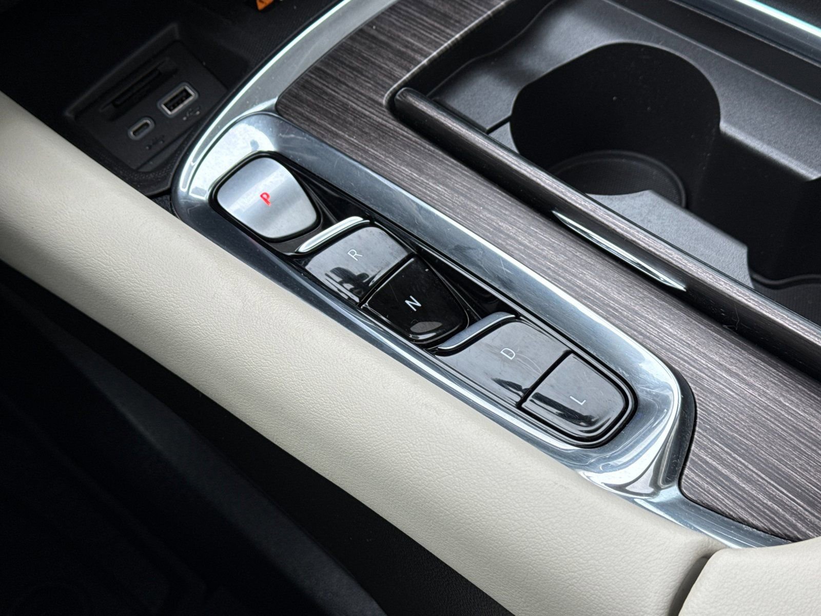 Used 2023 Buick Enclave Avenir w/ Avenir Technology Package image 23