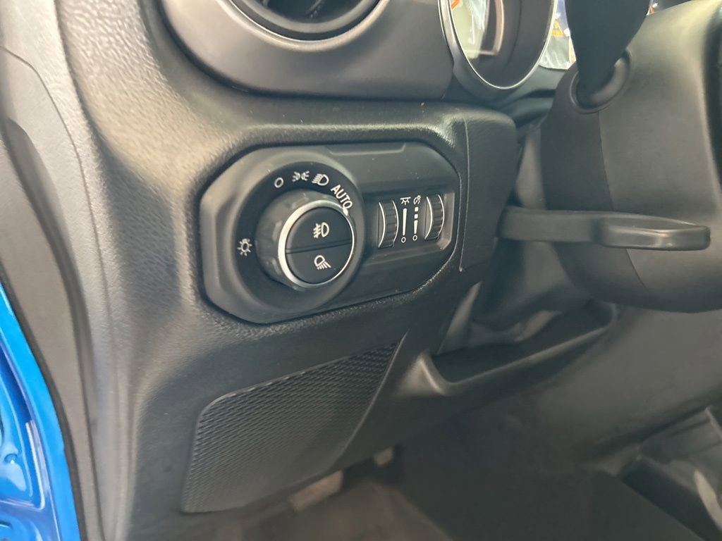 Used 2022 Jeep Gladiator Willys image 39