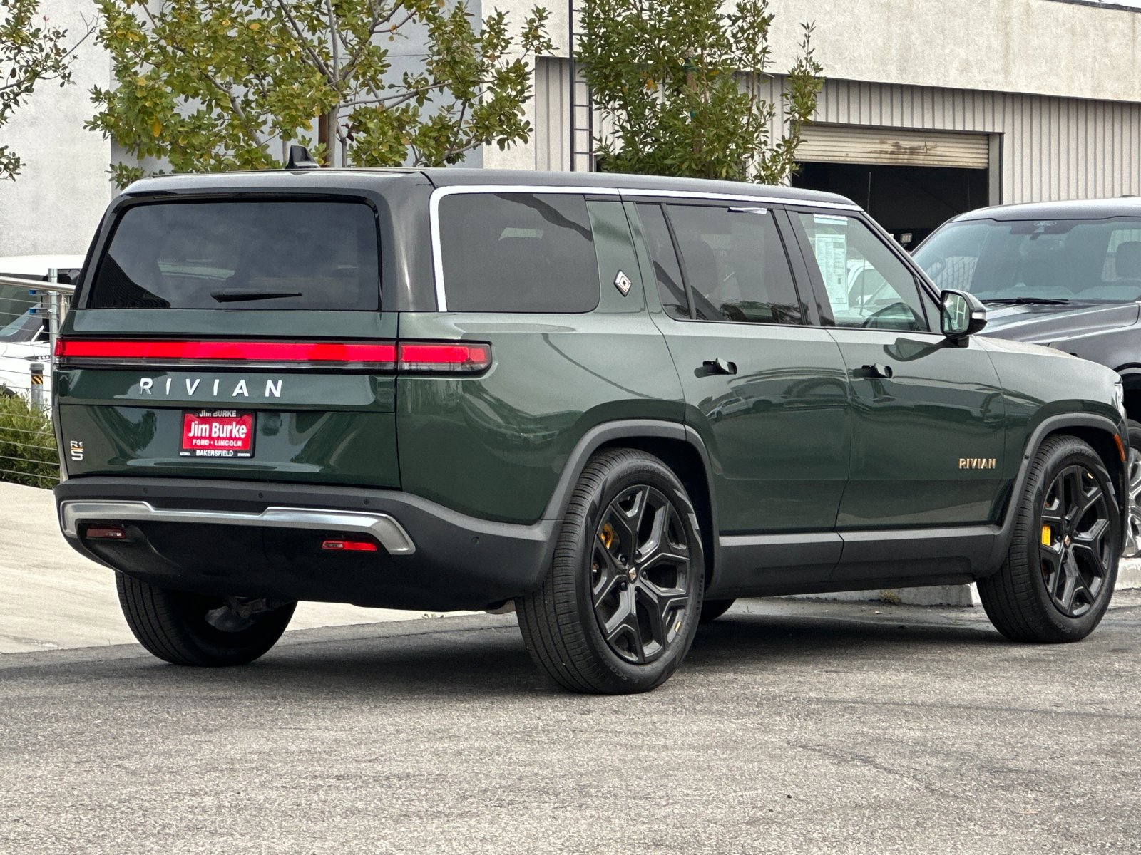 Used 2023 Rivian R1S Adventure image 4