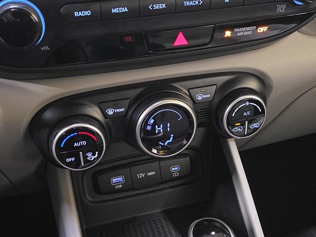 Used 2025 Hyundai Venue SEL image 24