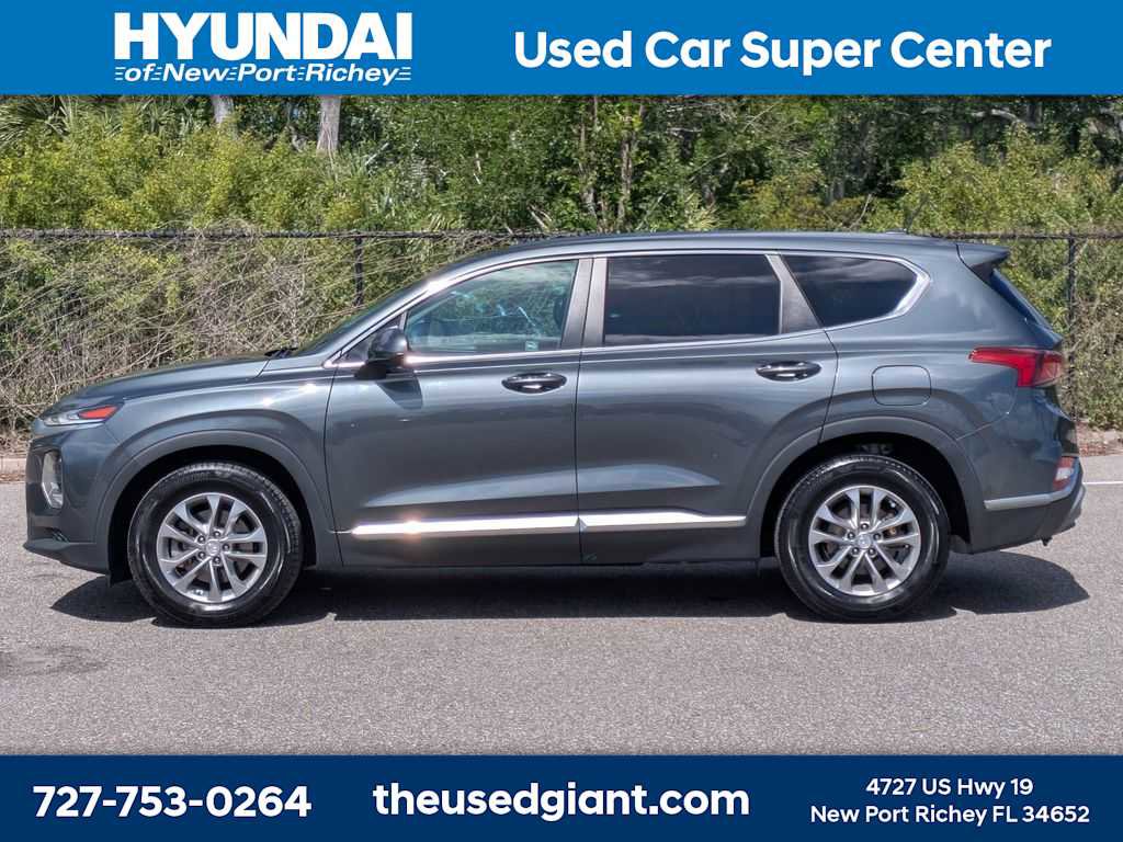 Used 2020 Hyundai Santa Fe SE image 2