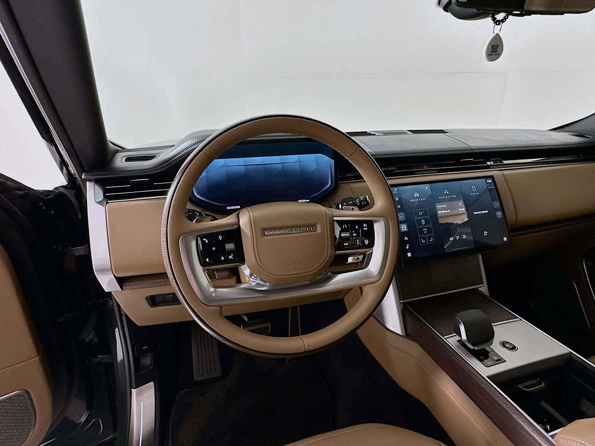 Used 2024 Land Rover Range Rover Long Wheelbase Autobiography AWD/4WD image 12
