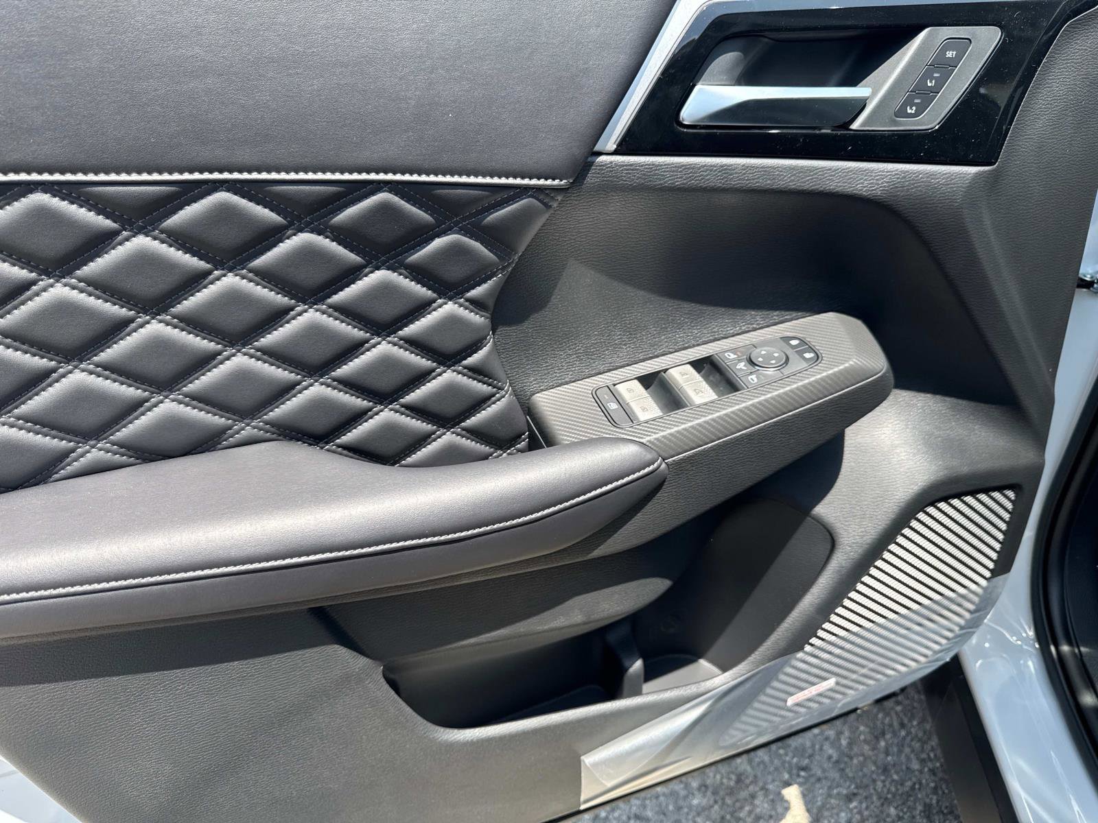 New 2025 Mitsubishi Outlander SEL image 14