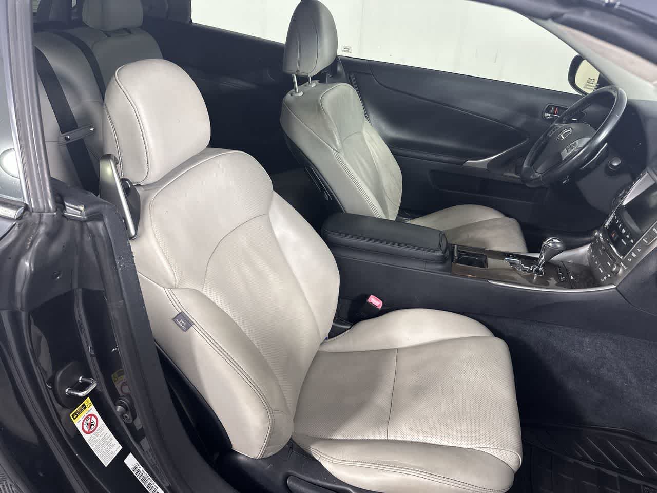 Used 2011 Lexus IS 250C w/ Luxury Pkg RWD image 20