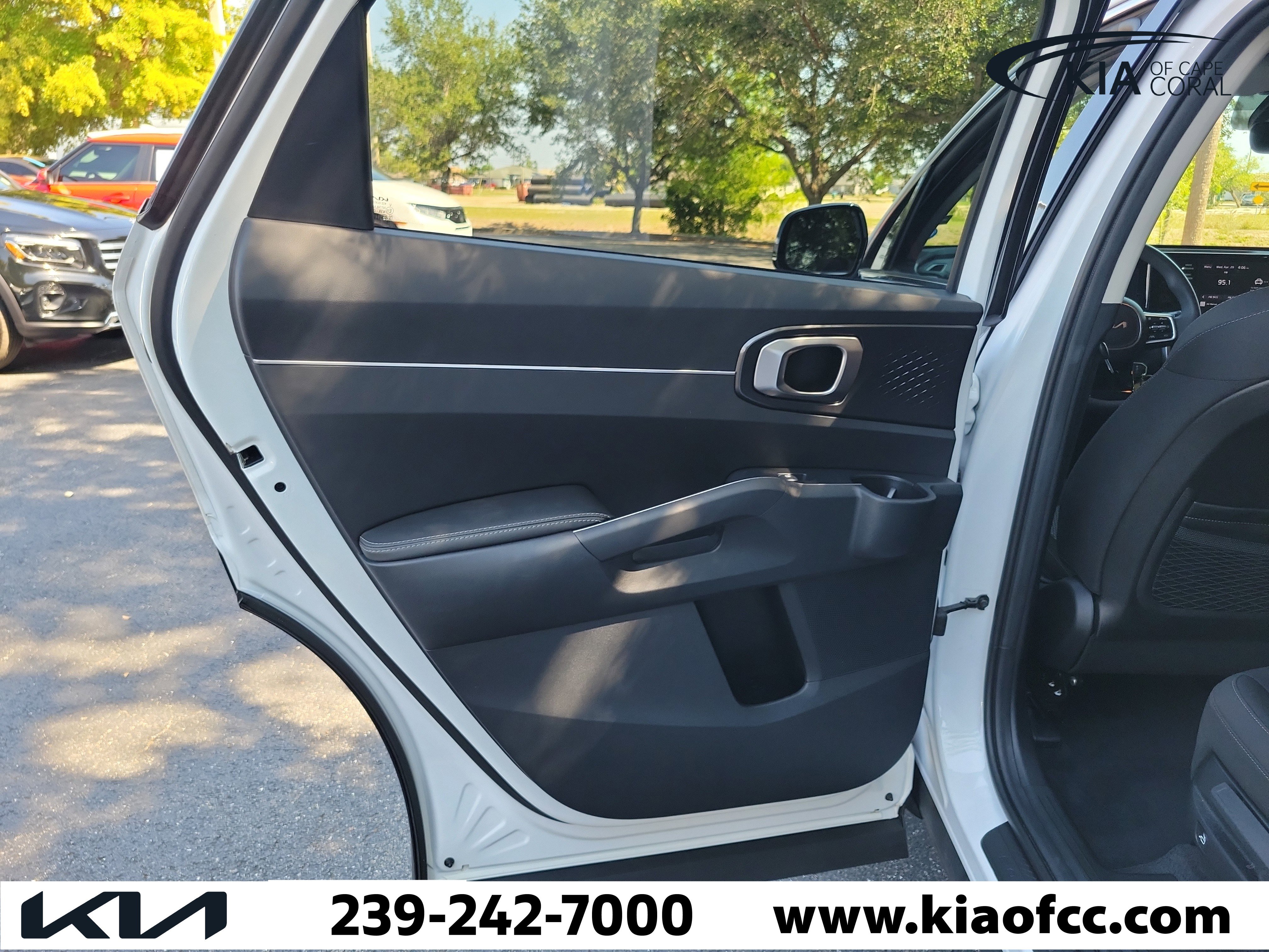 Certified 2023 Kia Sorento LX FWD image 16