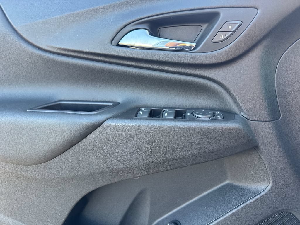 Used 2022 Chevrolet Equinox LT FWD image 16