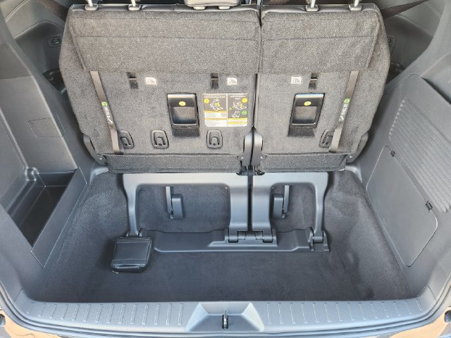 New 2026 Toyota Sienna Platinum AWD/4WD image 31