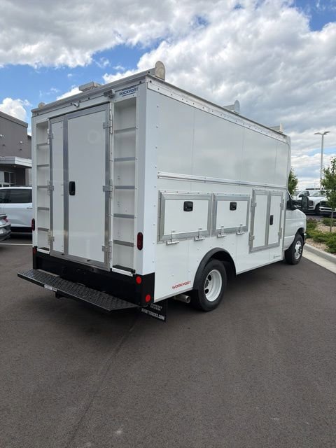 New 2027 Ford E-350 and Econoline 350 Super Duty w/ Power Equipment Group RWD image 3