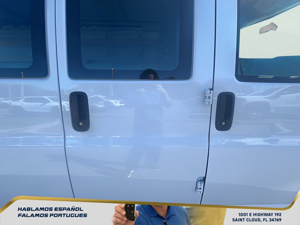 Used 2024 Chevrolet Express 2500 w/ Driver Convenience Package image 30