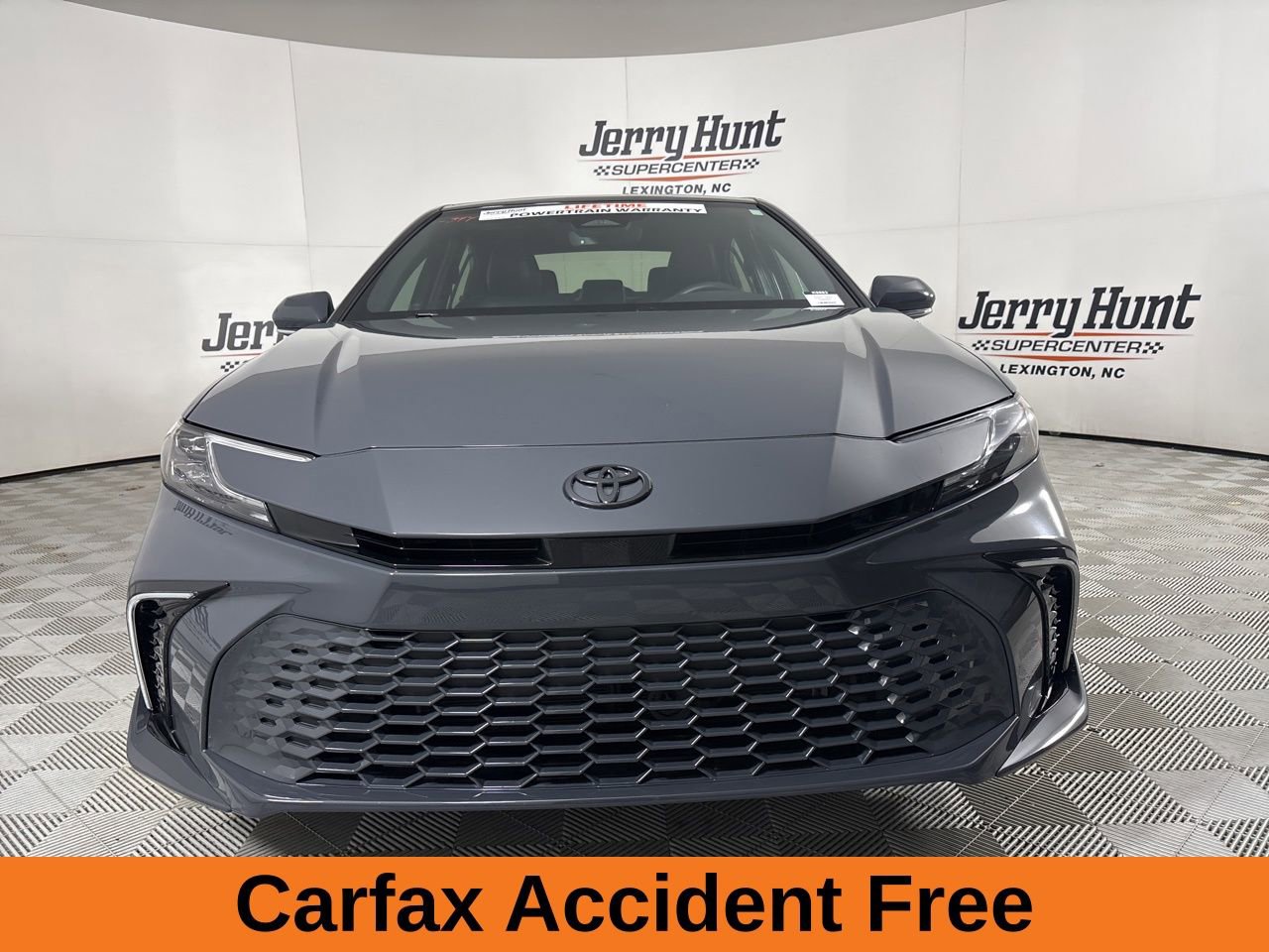 Used 2025 Toyota Camry XSE image 3