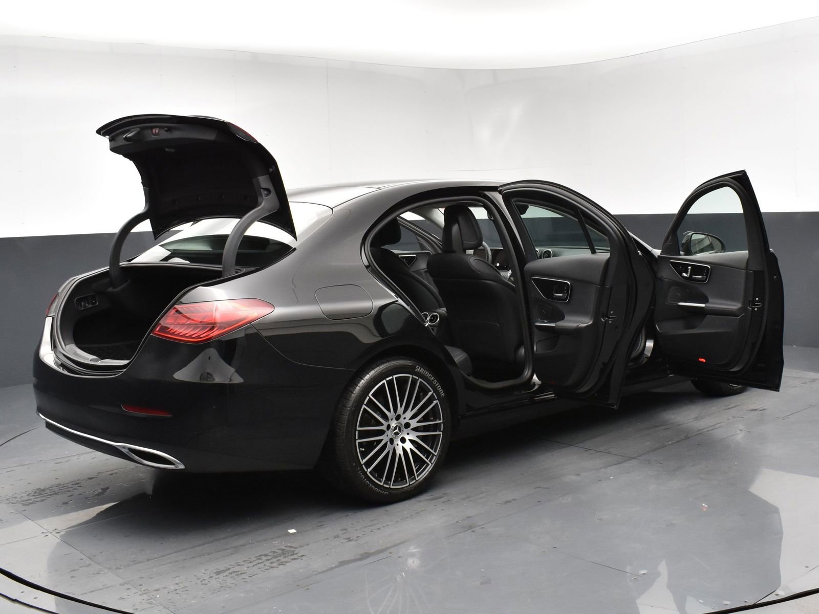 Used 2023 Mercedes-Benz C 300 Sedan image 30