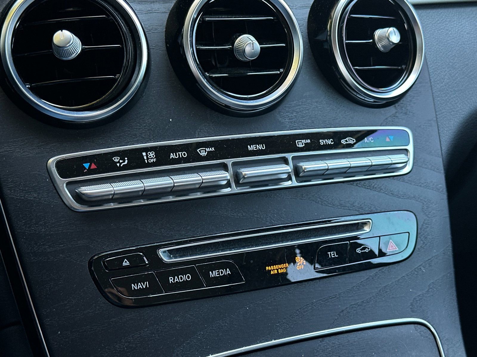 Used 2019 Mercedes-Benz GLC 300 4MATIC image 18