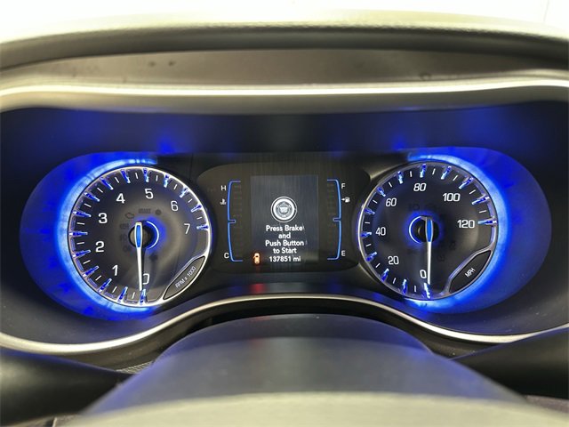 Used 2020 Chrysler Pacifica Touring-L image 32