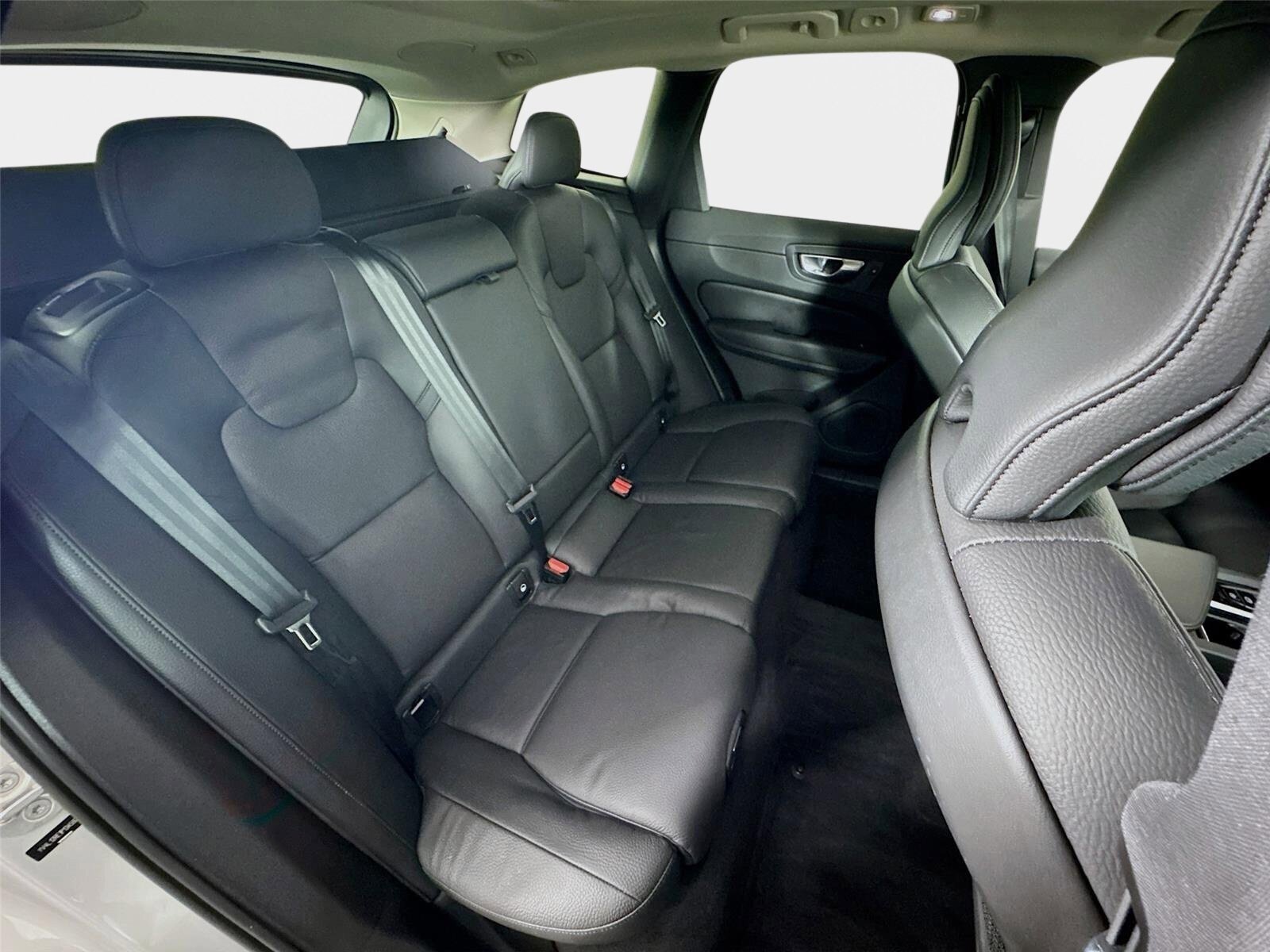 Used 2023 Volvo XC60 B5 Plus w/ Protection Package Premier AWD/4WD image 29