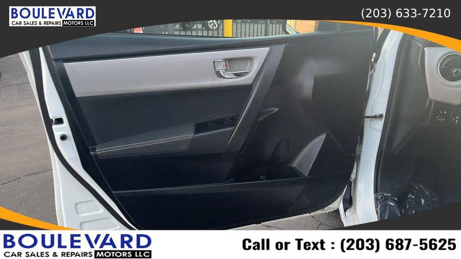 Used 2017 Toyota Corolla LE w/ LE Premium Package w/Moonroof image 31