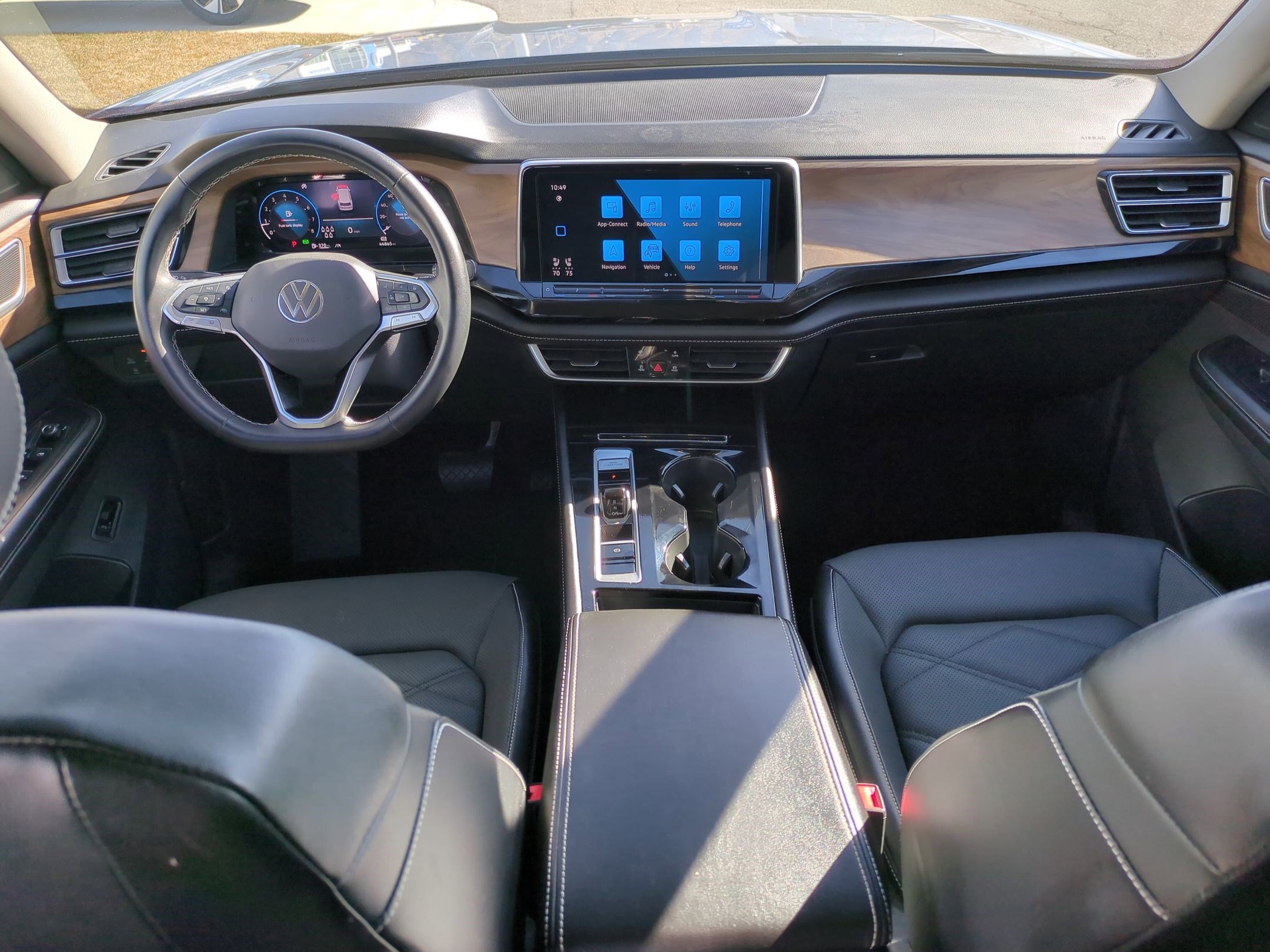 Used 2024 Volkswagen Atlas SE image 30