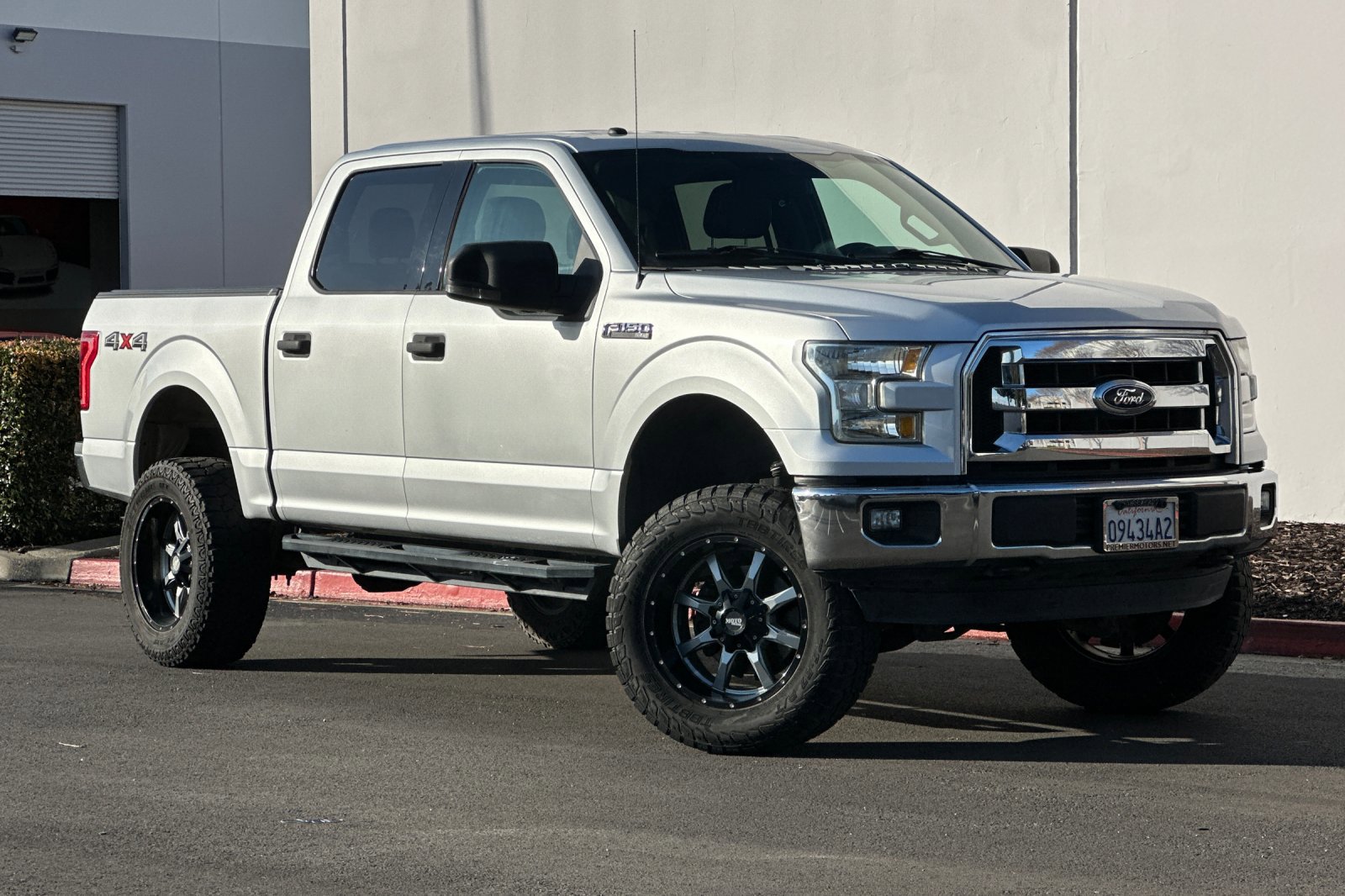 Used 2016 Ford F150 XLT image 2