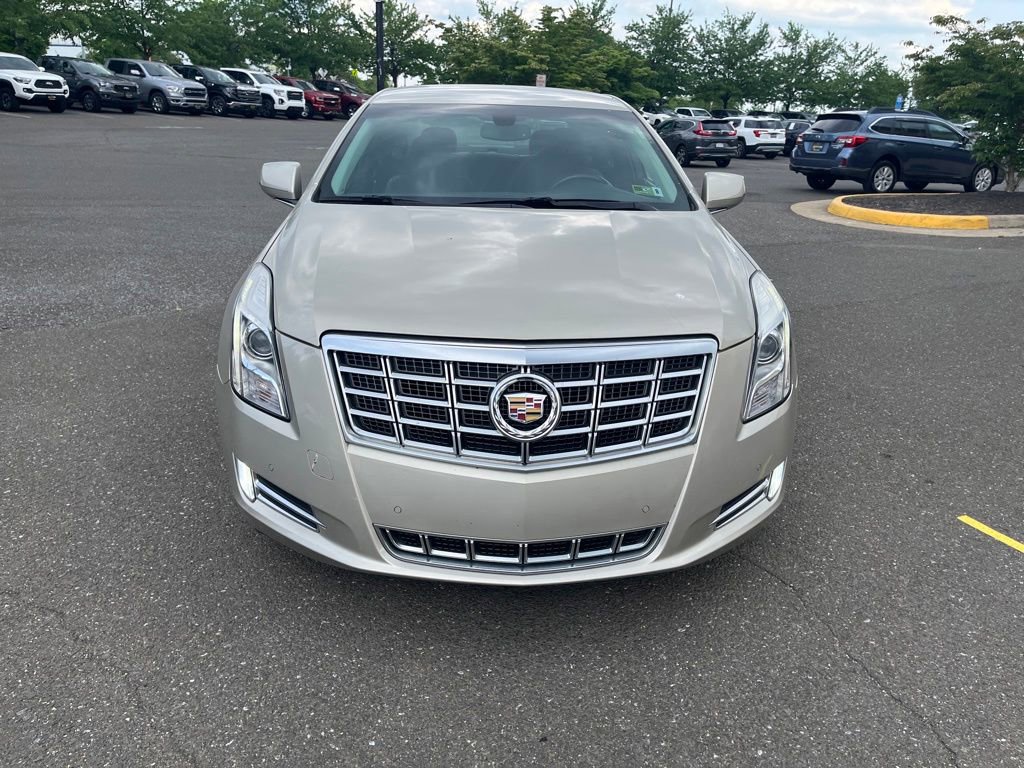 Used 2013 Cadillac XTS Luxury AWD/4WD image 2