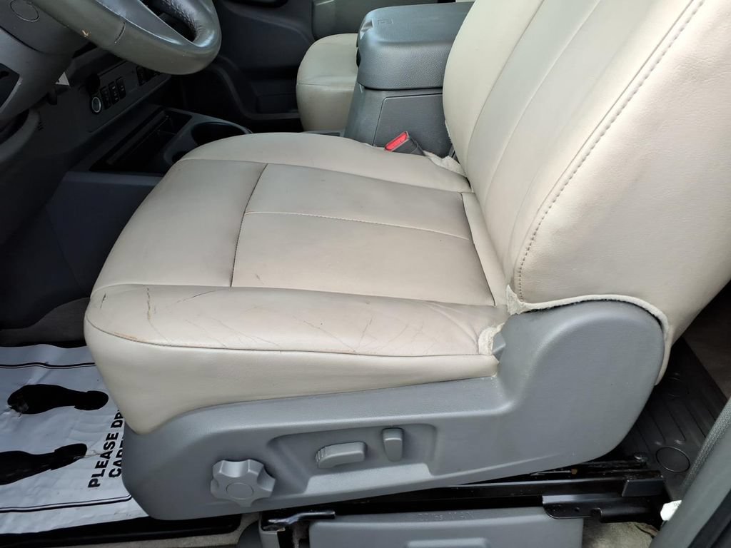 Used 2017 Nissan NV 3500 SL RWD image 15