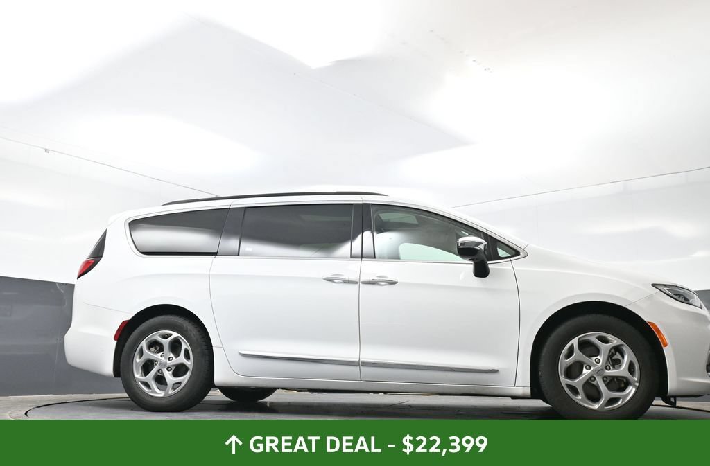 Used 2023 Chrysler Pacifica Limited FWD image 58
