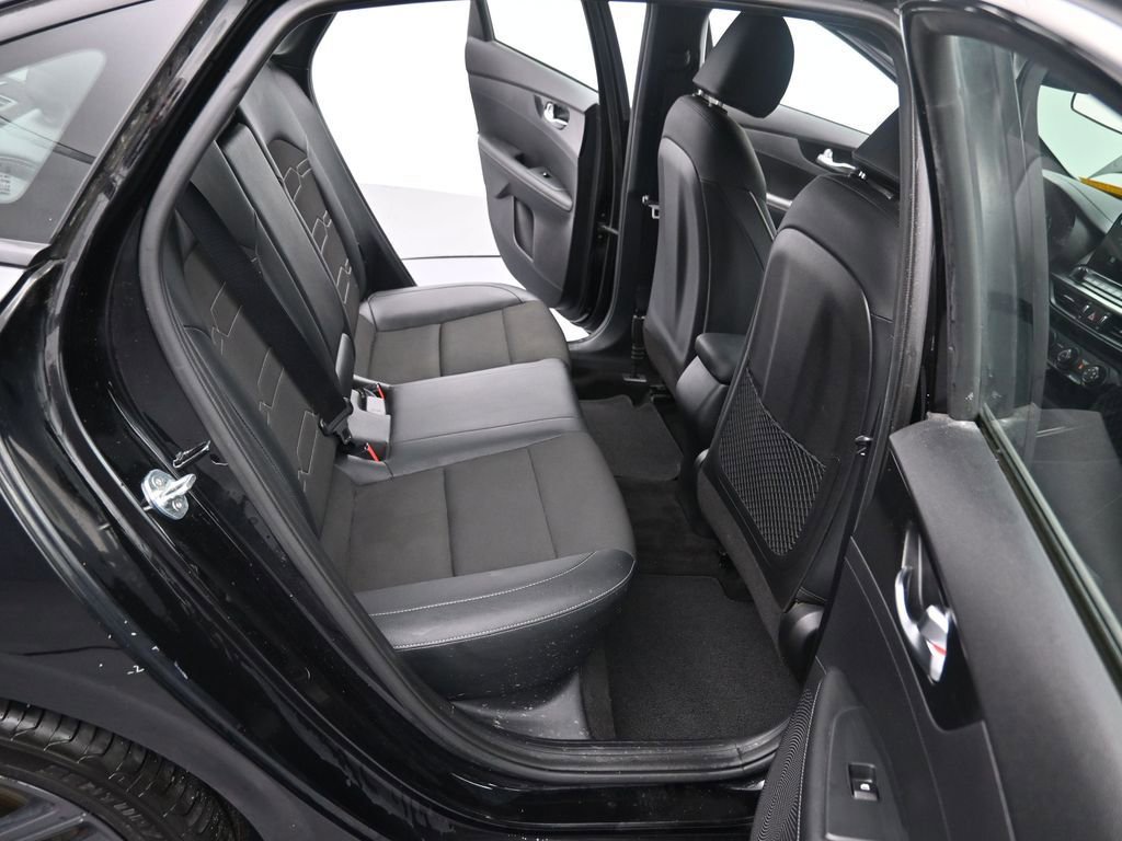 Used 2021 Kia Forte GT-Line image 12