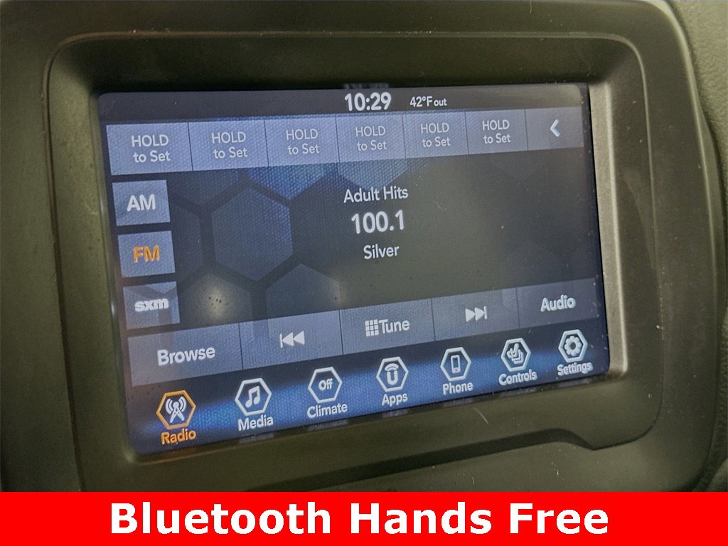 Used 2018 Jeep Renegade Latitude w/ Cold Weather Group image 4