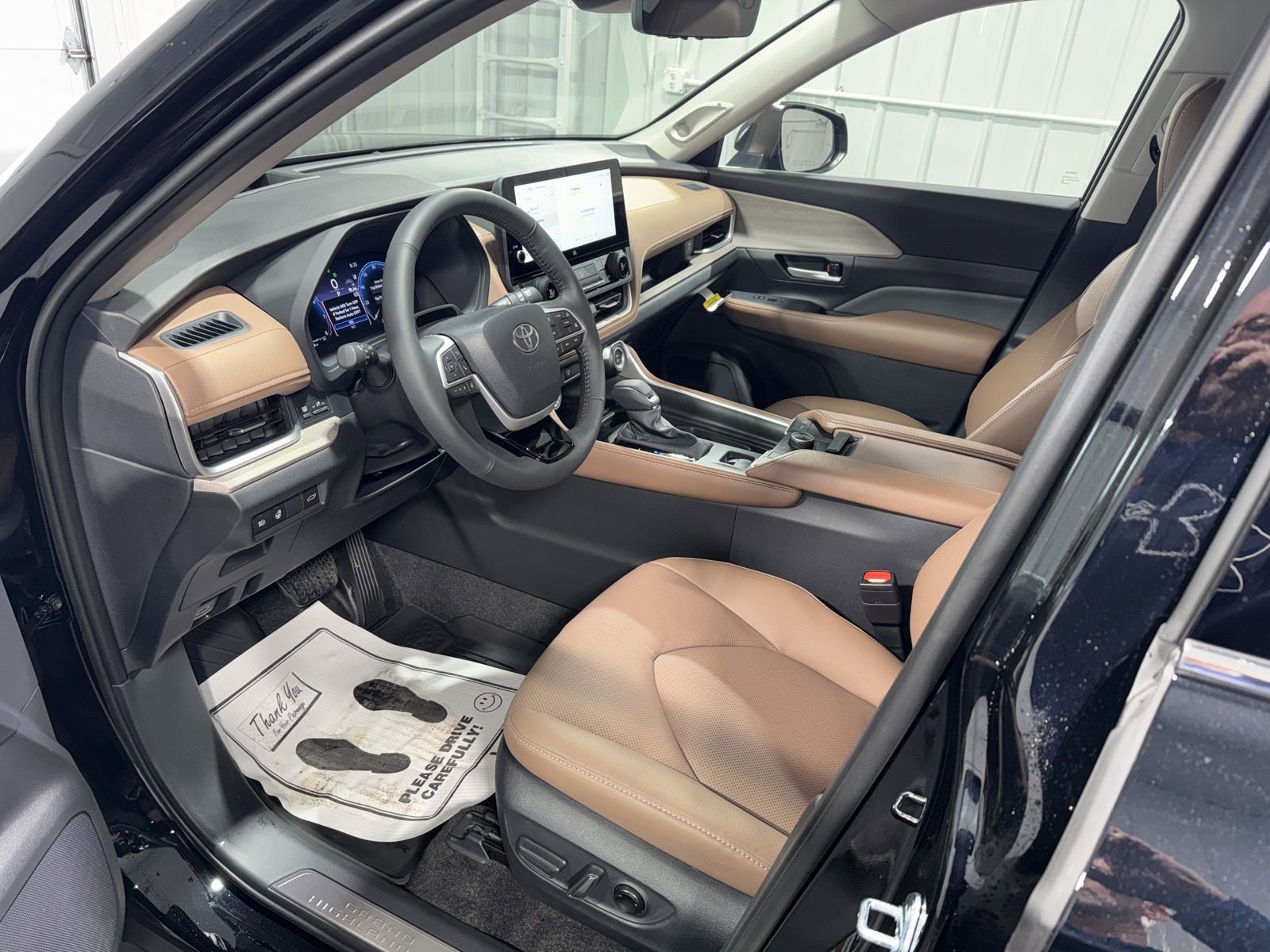 New 2026 Toyota Grand Highlander Platinum image 23