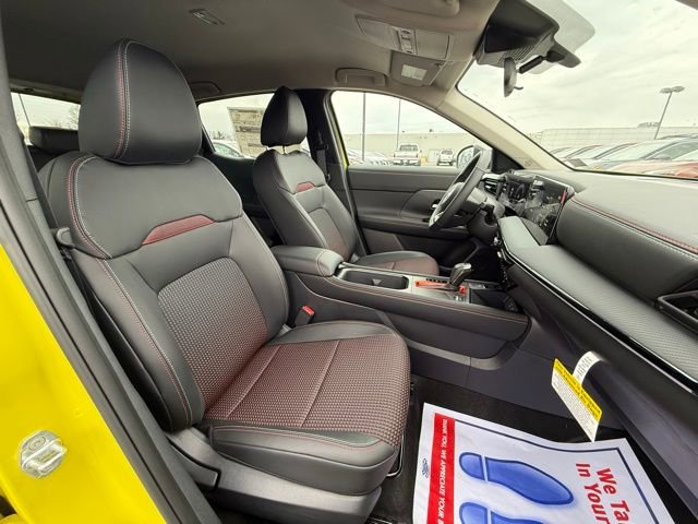 New 2025 Nissan Kicks SR image 17