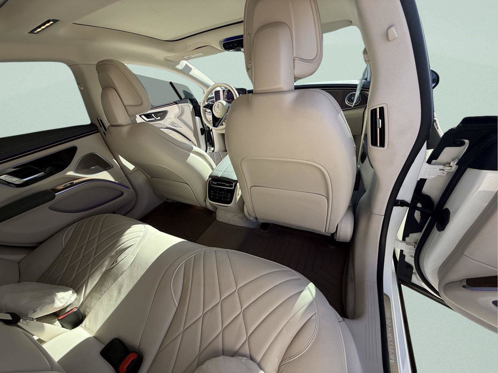 Used 2022 Mercedes-Benz EQS 450+ Sedan image 17