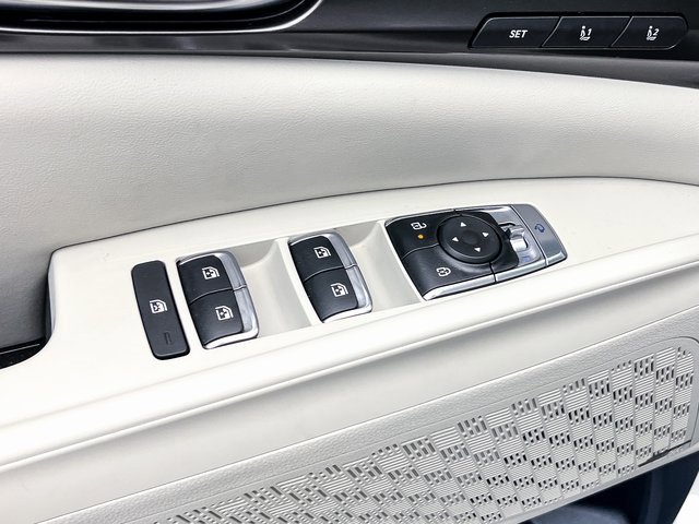 Used 2025 Kia Carnival SX Prestige image 22