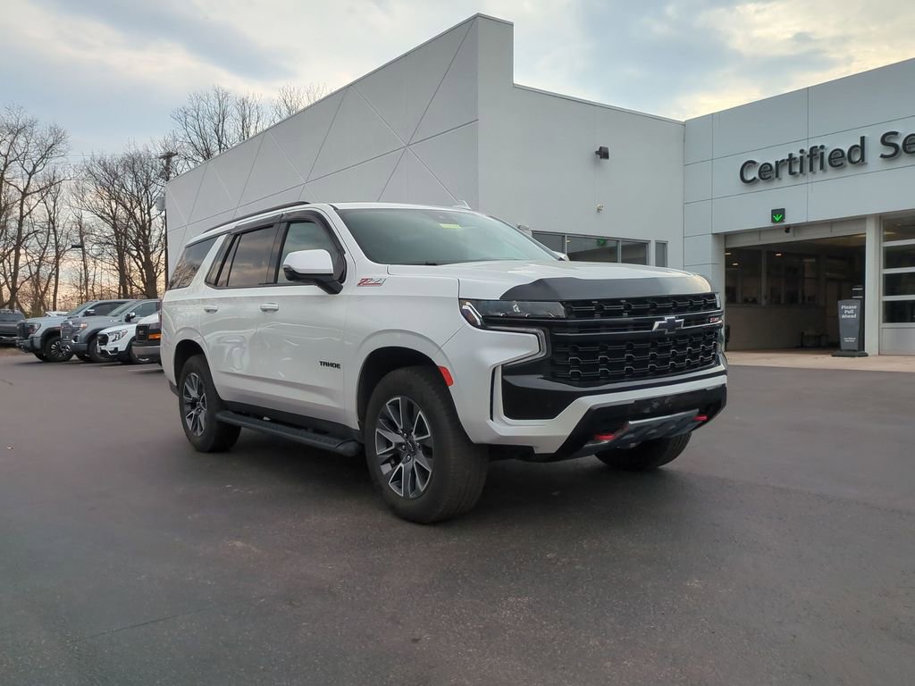 Certified 2024 Chevrolet Tahoe Z71 w/ Luxury Package AWD/4WD image 3
