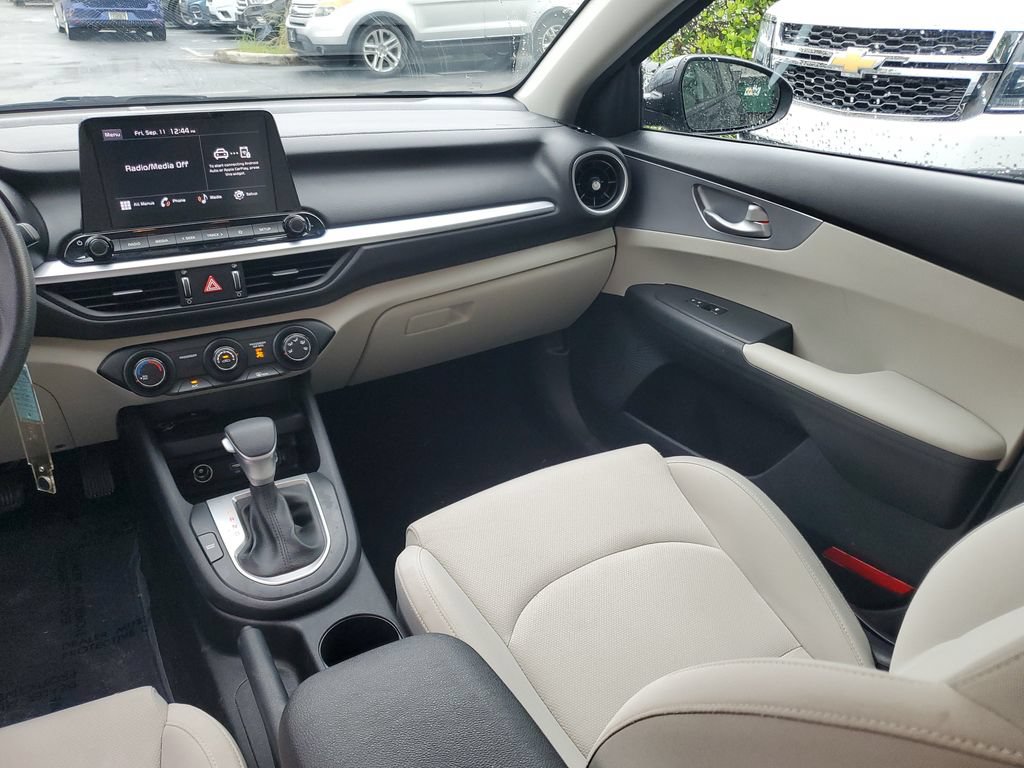 Used 2022 Kia Forte LXS FWD image 16