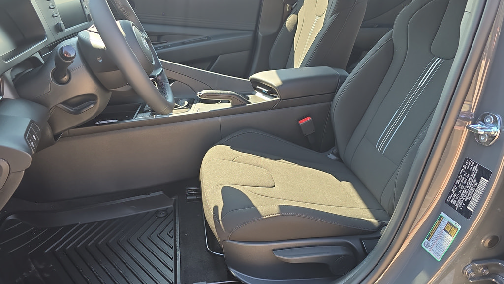New 2026 Hyundai Elantra Sport FWD image 15