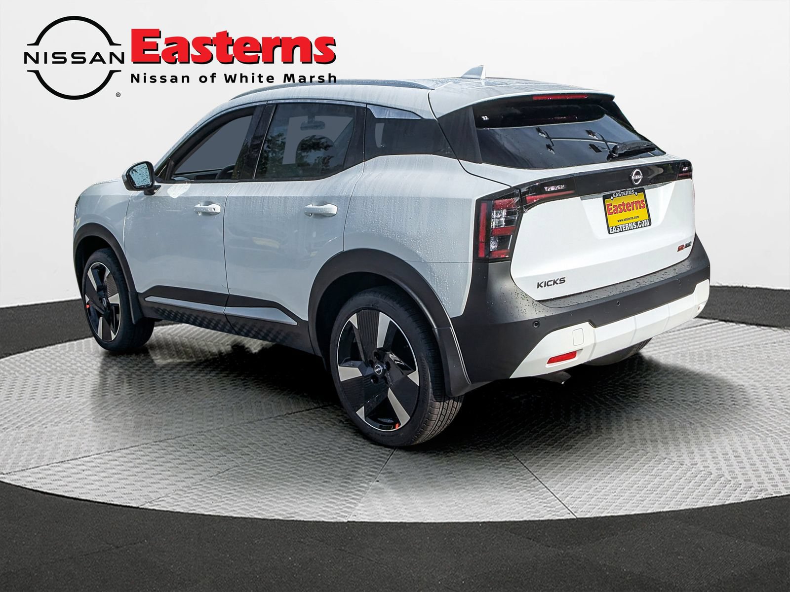 New 2025 Nissan Kicks SR w/ SR Premium Package AWD/4WD image 5
