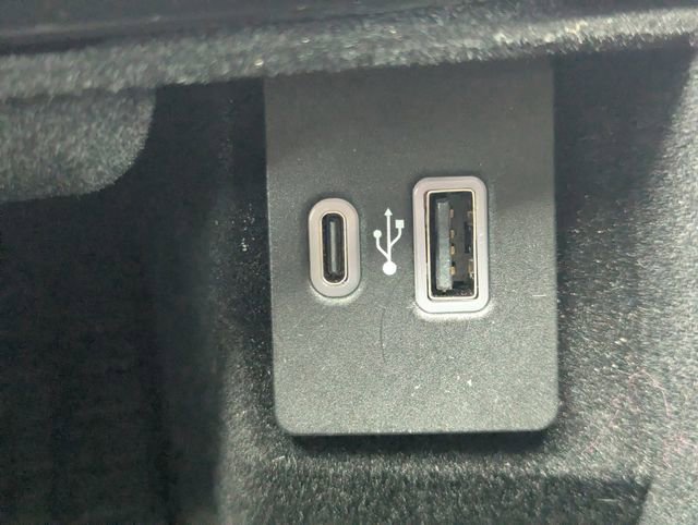 Certified 2022 Lincoln Nautilus Reserve w/ Equipment Group 201A image 23