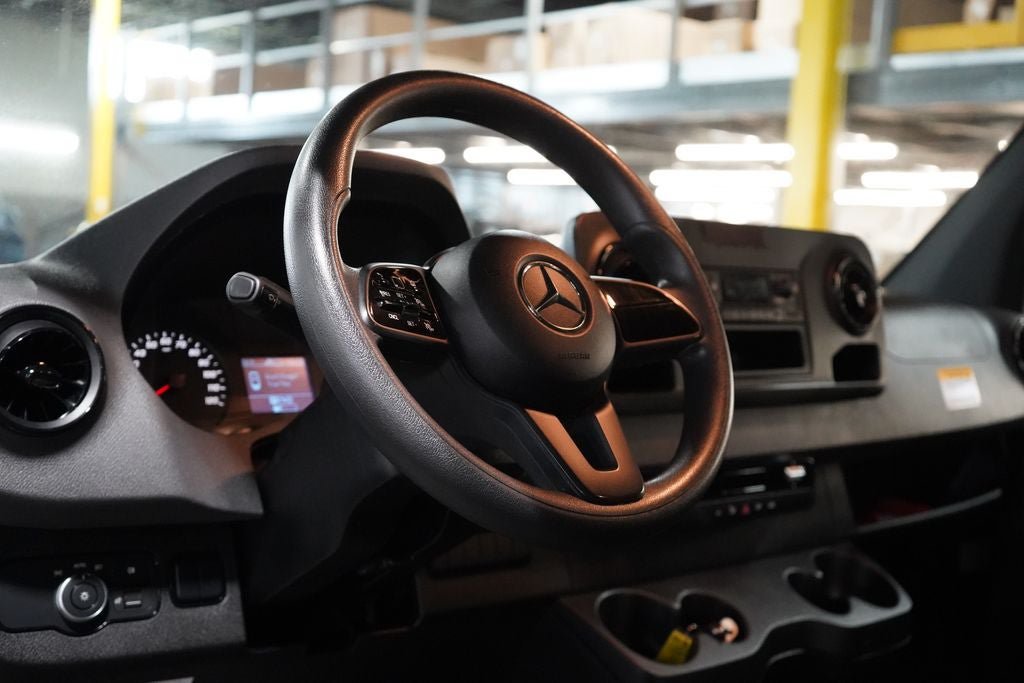 Used 2023 Mercedes-Benz Sprinter 2500 image 14