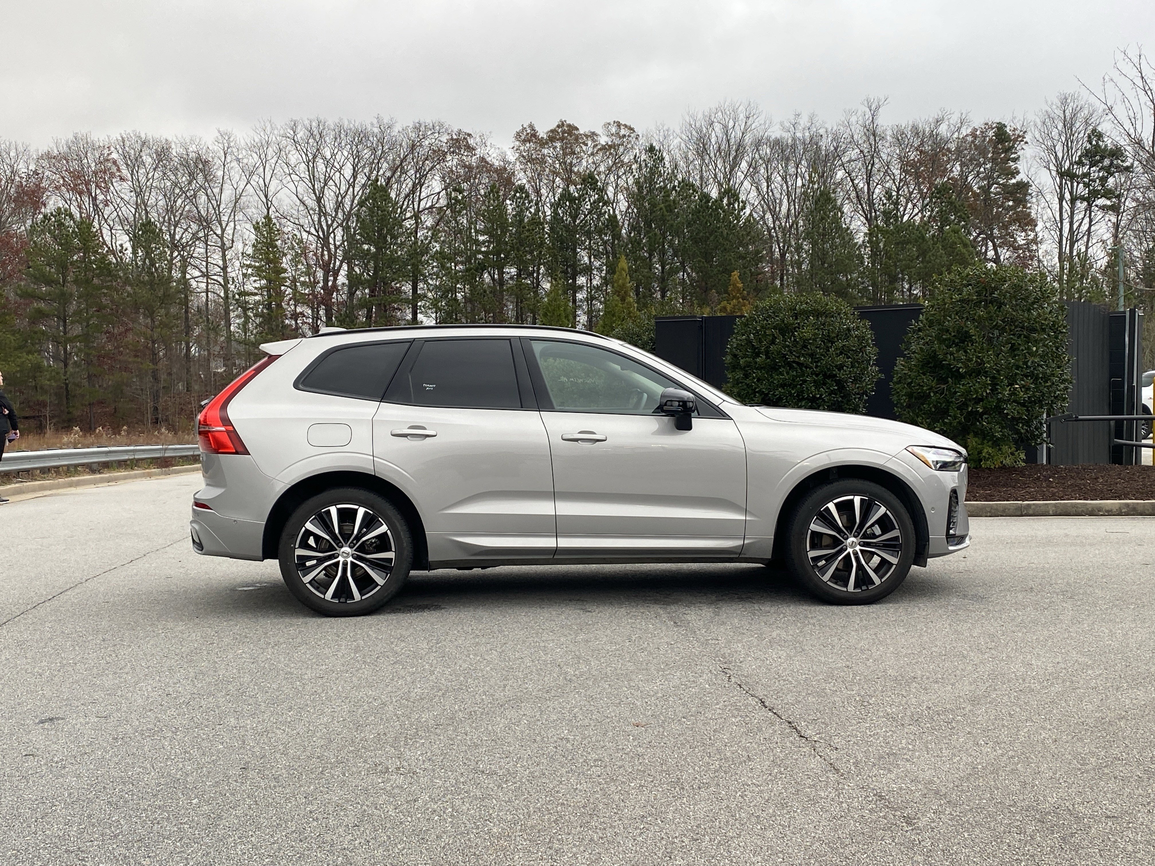 Used 2025 Volvo XC60 B5 Plus image 5