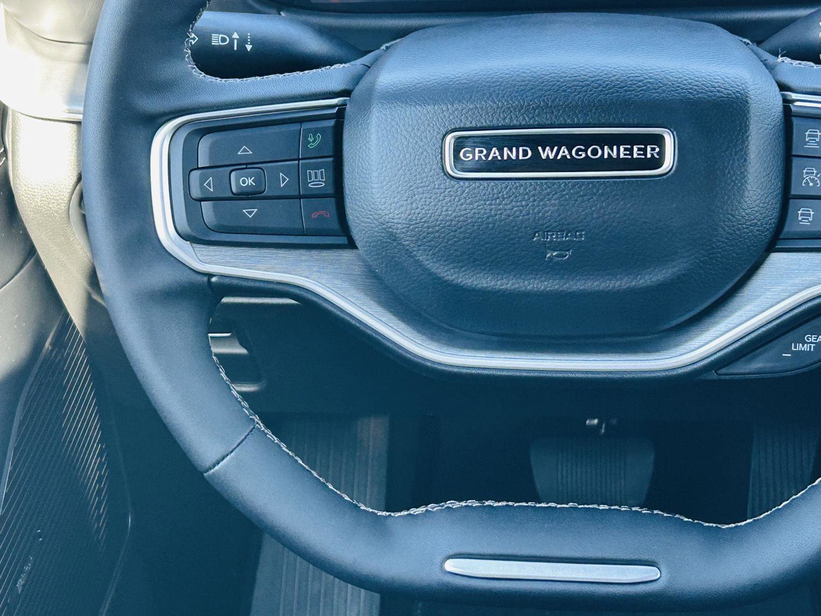 New 2026 Jeep Grand Wagoneer L Limited AWD/4WD image 25