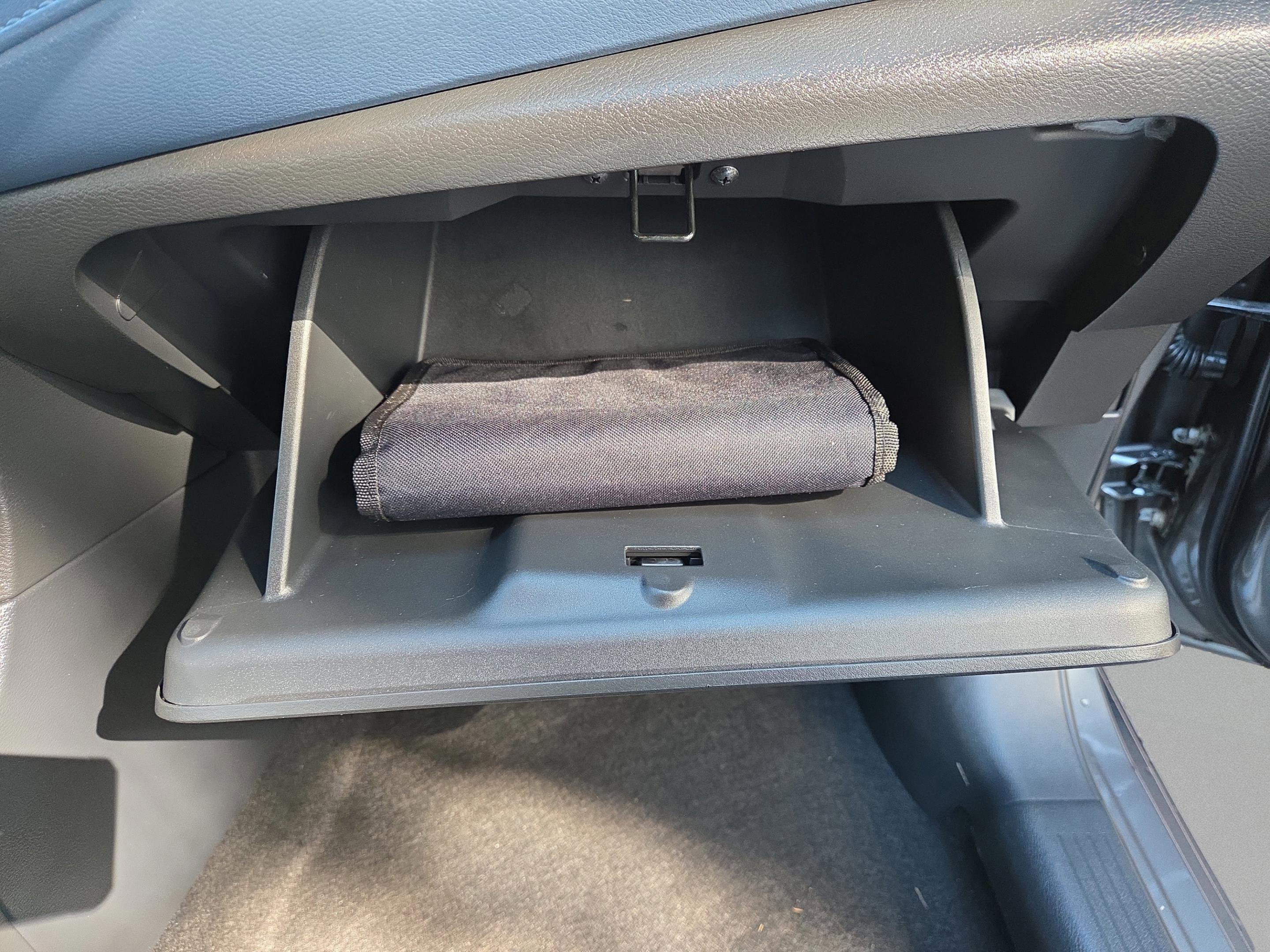 Used 2025 Nissan Versa SV image 40