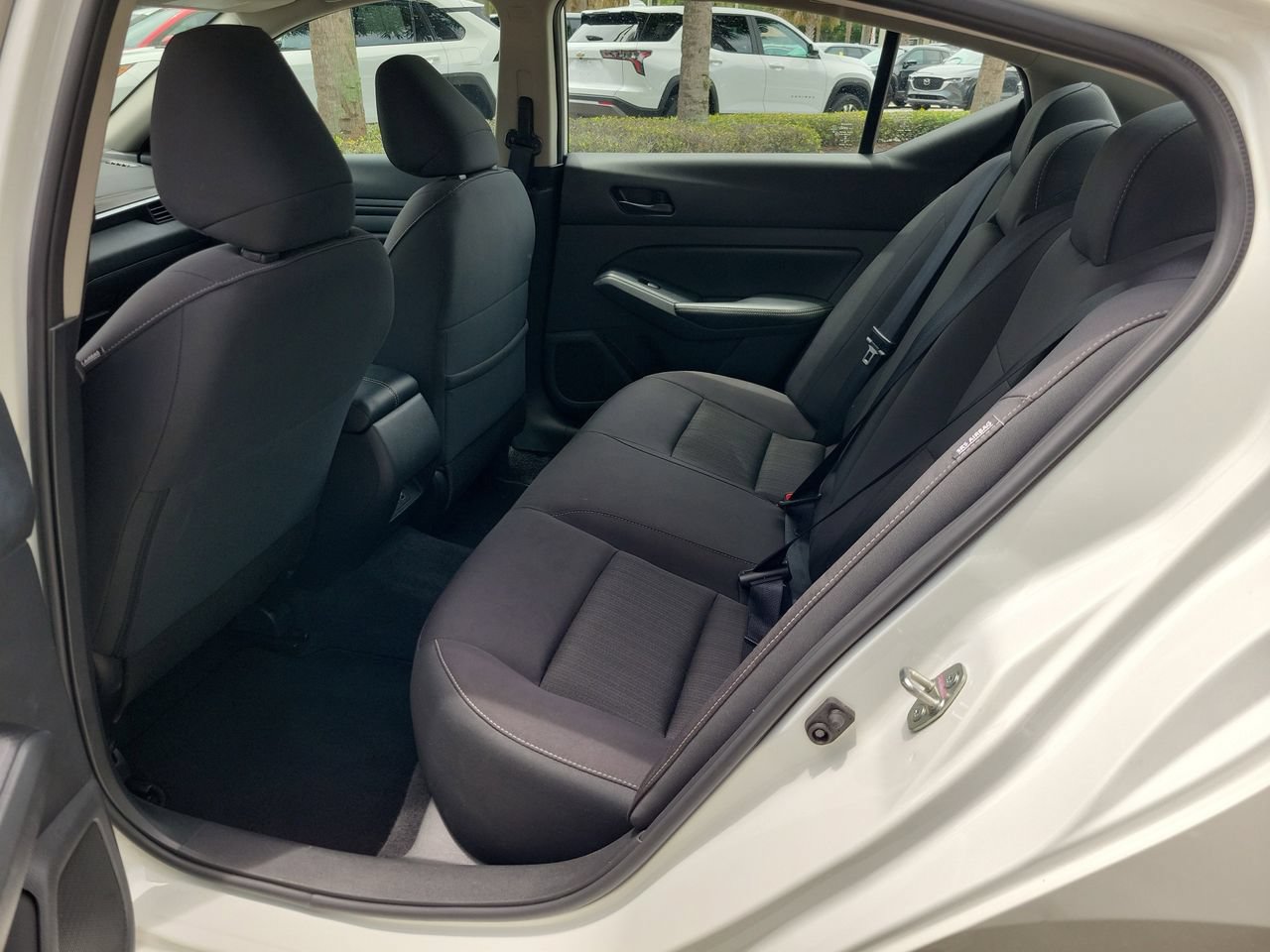 Used 2025 Nissan Altima 2.5 SV FWD image 9