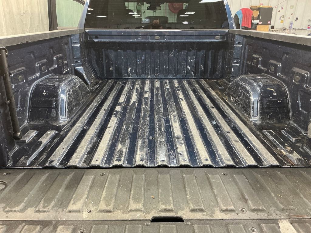 Used 2022 GMC Sierra 1500 SLT w/ SLT Premium Package AWD/4WD image 28