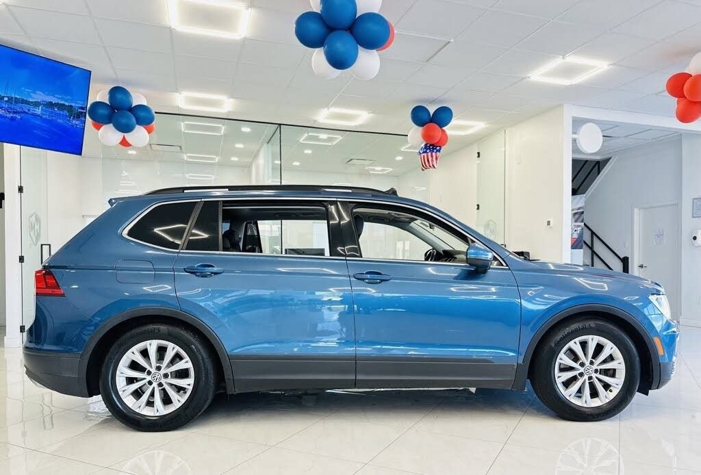 Used 2019 Volkswagen Tiguan SE w/ Panoramic Sunroof Package AWD/4WD image 8