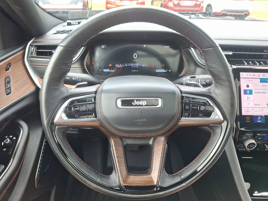 Used 2023 Jeep Grand Cherokee L Summit w/ Advanced Protech Group IV AWD/4WD image 23