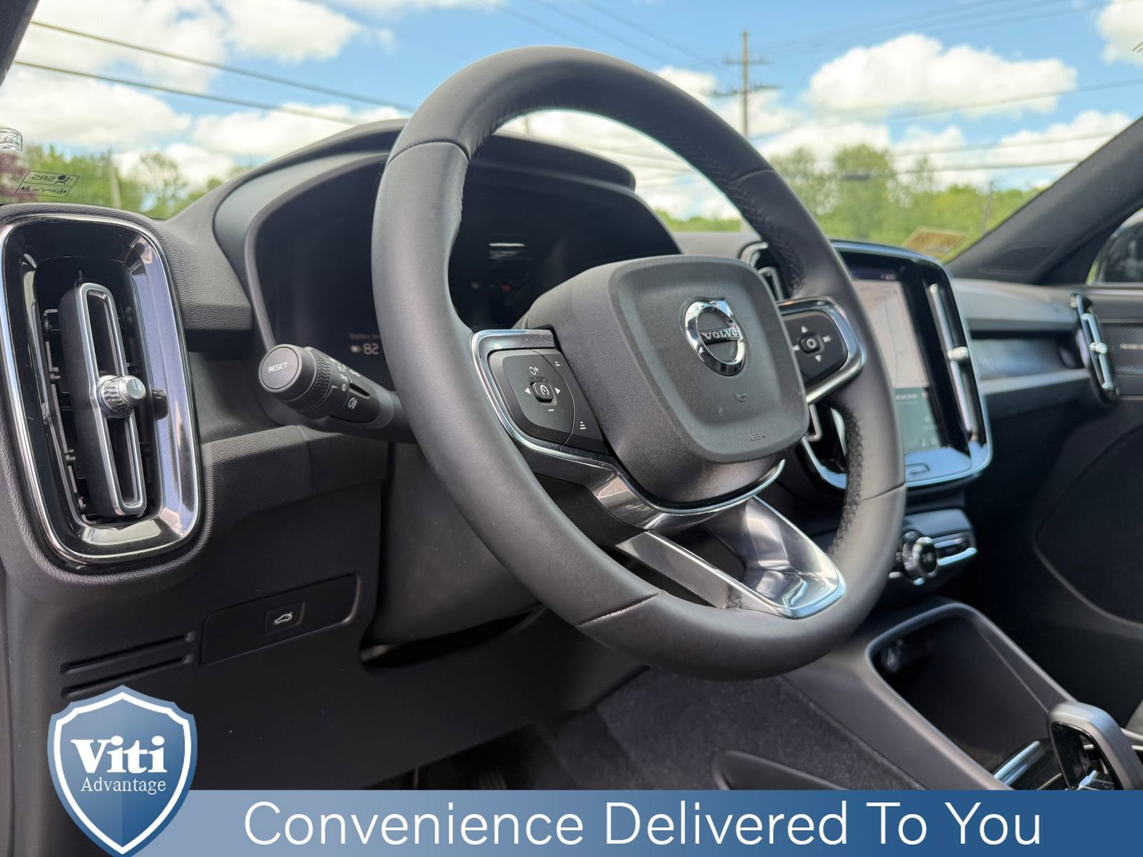 Used 2023 Volvo XC40 Recharge Ultimate w/ Protection Package Premier AWD/4WD image 17