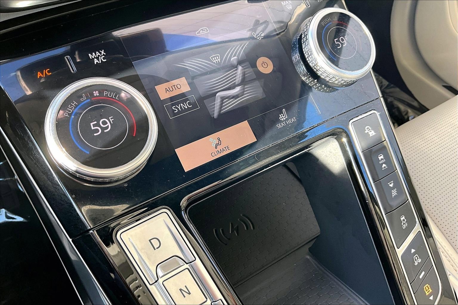 Used 2024 Jaguar I-PACE R-Dynamic HSE image 32